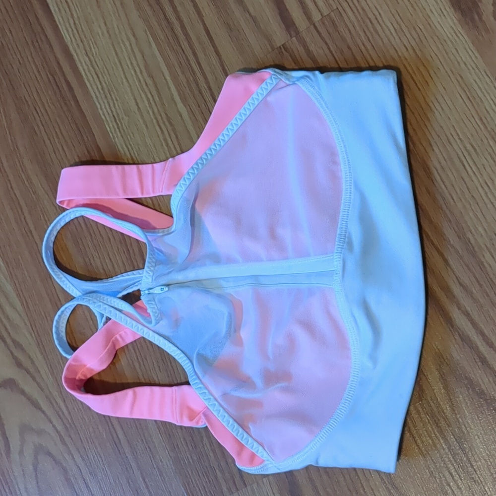 EUC Lululemon Ready, Set, Sweat BraWhite / Very Light Flare